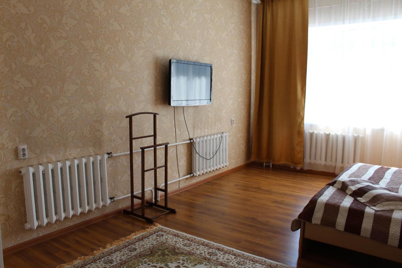 Hotel Touristパヴロダル エクステリア 写真